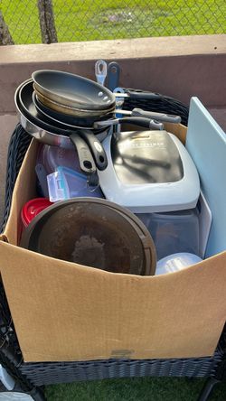 Free*** Pans Pots TupperWare***Free