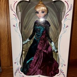 Disney Limited Edition Doll: Frozen ‘Coronation’ Elsa Doll
