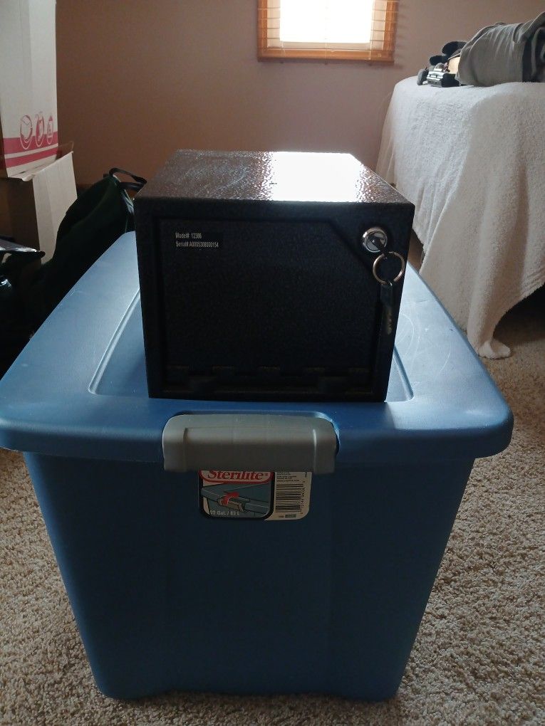 Hand Gun Lock Box for guns and ammo