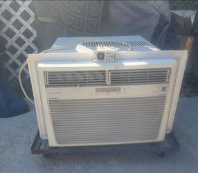 Frigidaire 18,500 BTU Air Conditioner With Remote