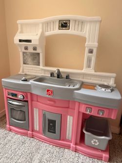 NEW Kids play kitchen