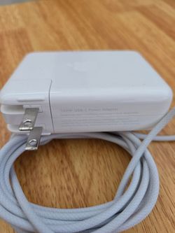 Like new OEM apple 140w adapter and USB c cable