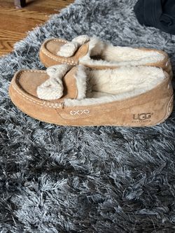 Ugg Slippers Size 9 