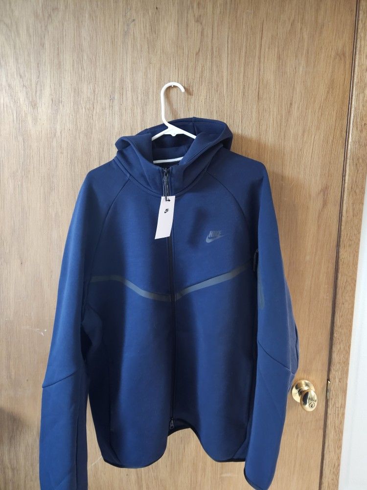 Nike Tech Fleece Navy XL New With Tags