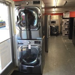 New Scratch And Dent LG Front Load Washer And Dryer Set.. 1 Year Warranty