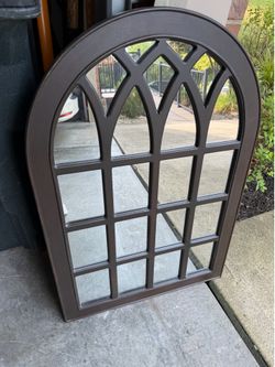 Arched Windowpane Heavy Duty Wall Mirror in excellent shape! 38x26”.