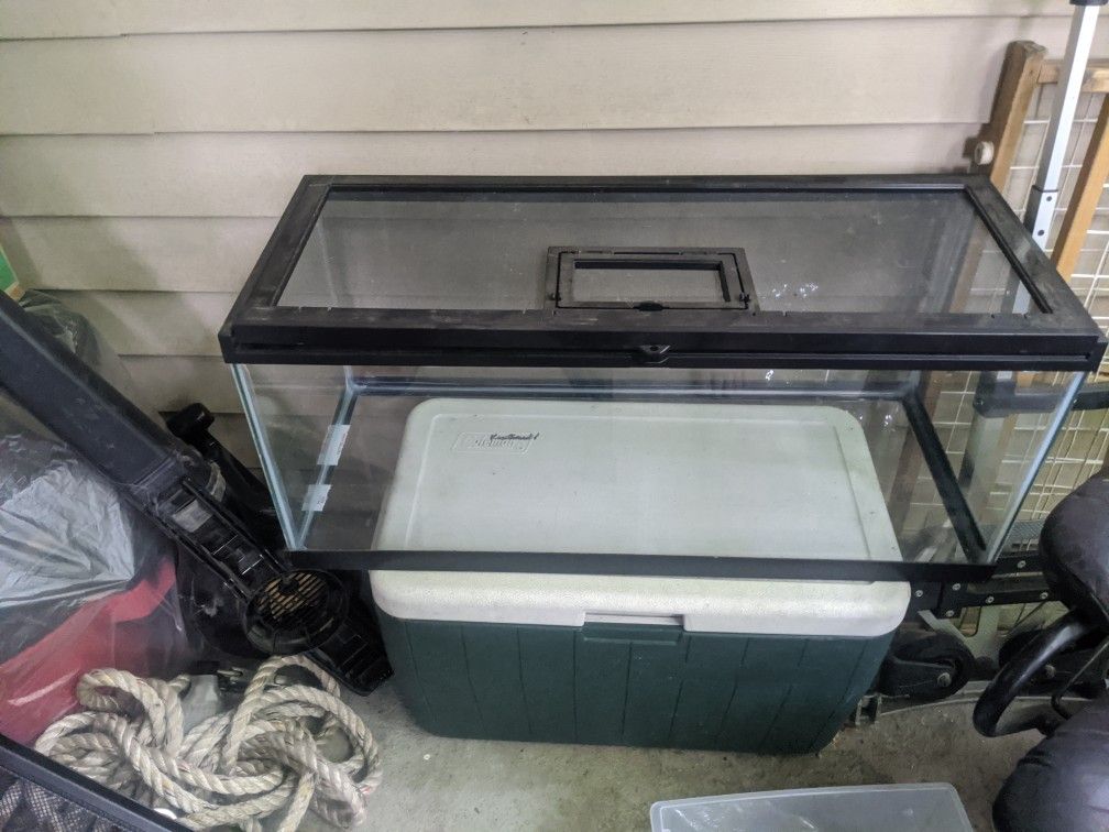 30 Gallon Reptile Or Fish Tank/Two Covers