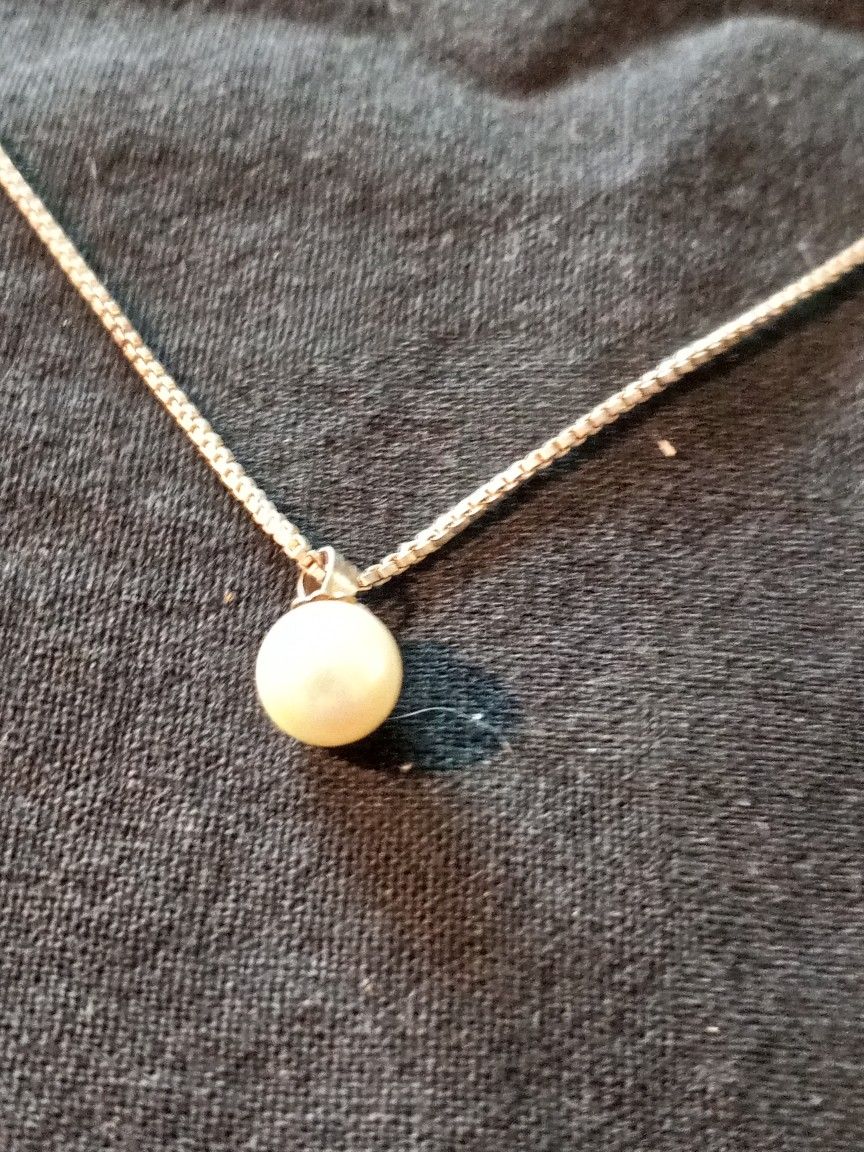 925 Silver Chain With Cultured Pearl Pendant
