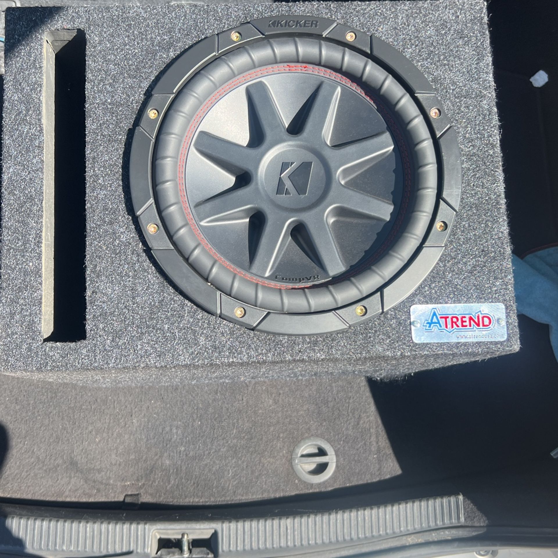 Kicker 10” Sub W/ Amp