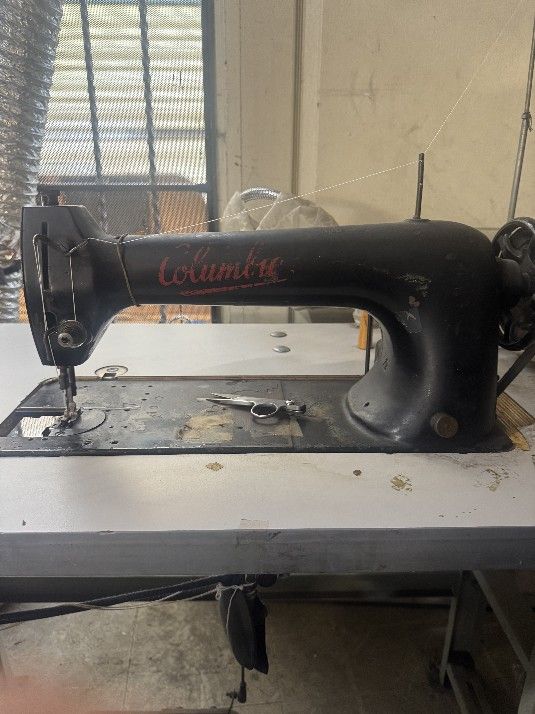 Union Especial Sattle Stitch Sewing Machine