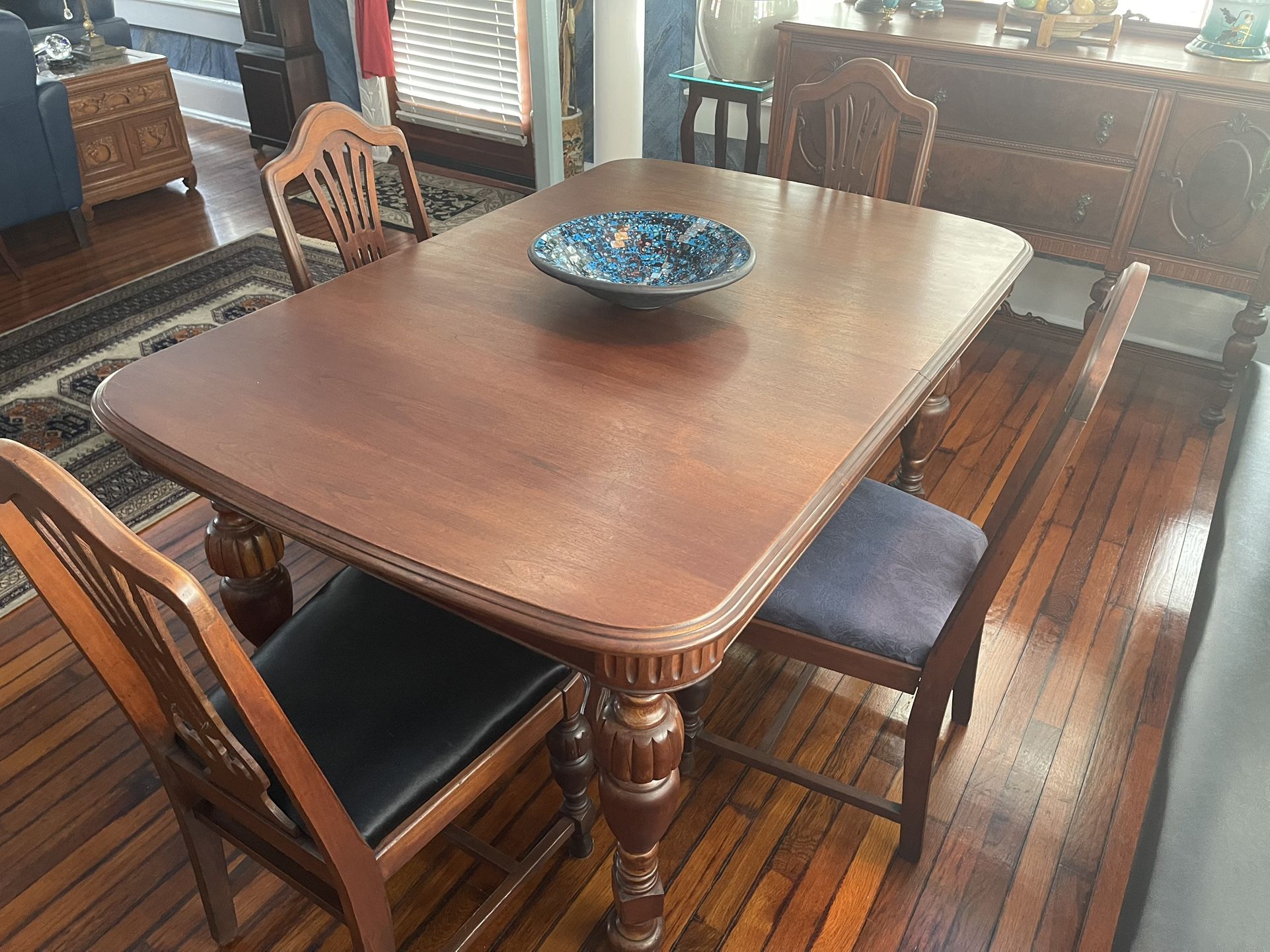 ANTIQUE DINING W/ Chairs $75