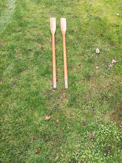 a pair of 6 foot wooden boat oars no oars locks Gull oar paddles