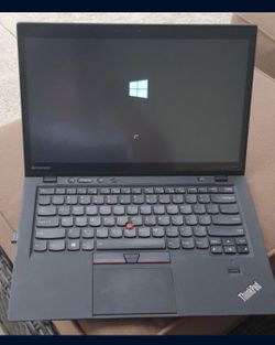 Lenovo 14" X1 Carbon Laptop Intel Core i7, 8GB RAM, 256 GB Hard drive, windows 10 pro.