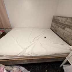 queen bed with mattress