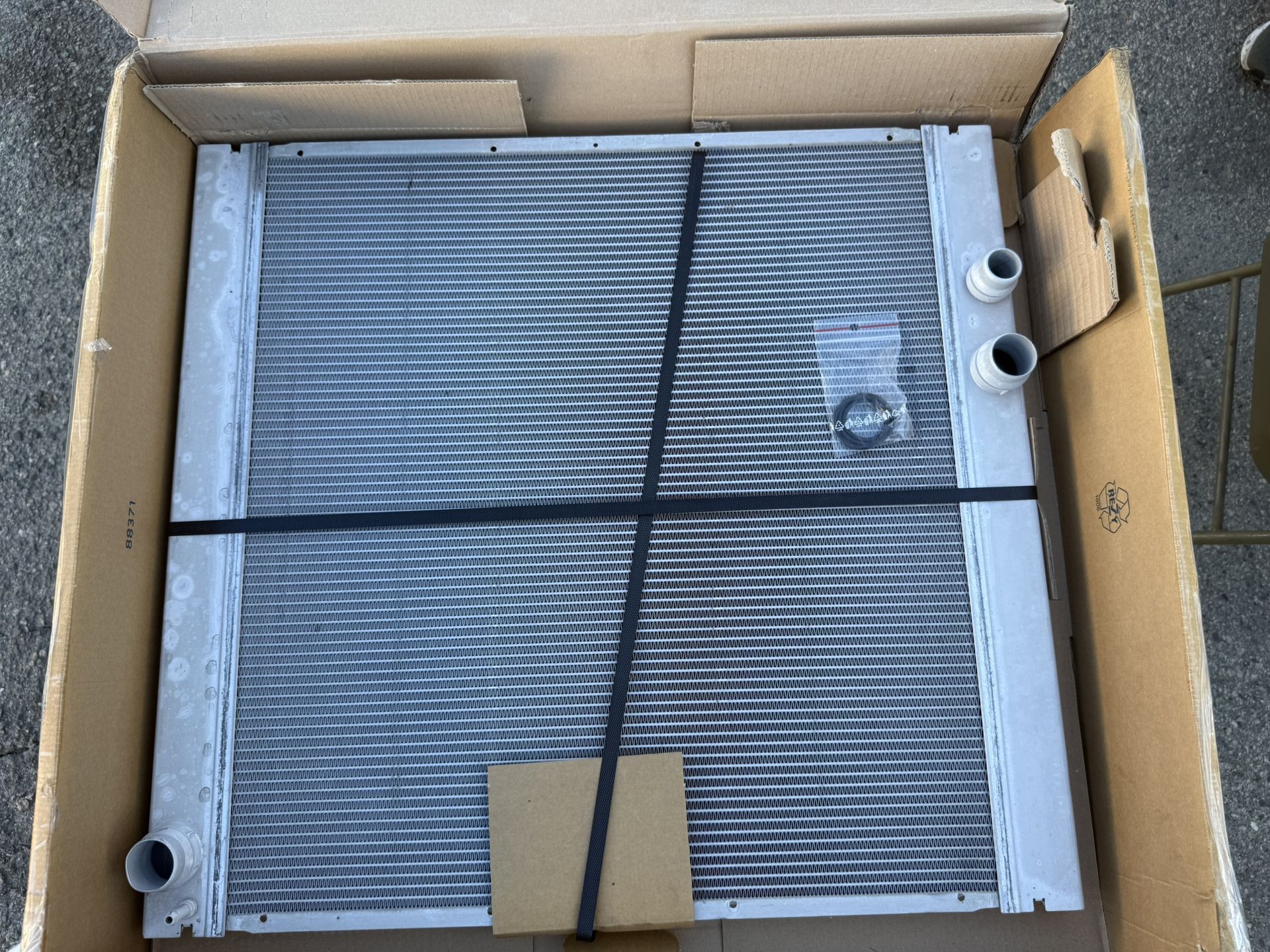 NEW Nissen Radiator for 2006-2009 Range Rover L322