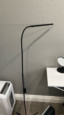 Flexible floor light
