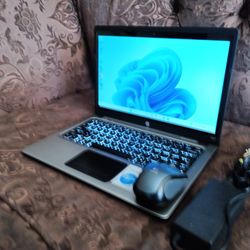 Laptop HP Folio 13-2000-core i5-8gb Ram-128gb HD SSD Solid 
