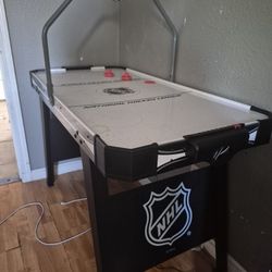 Air Hockey Table