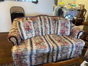 Floral Couch & Love Seat
