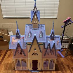 Frozen Castle Doll House