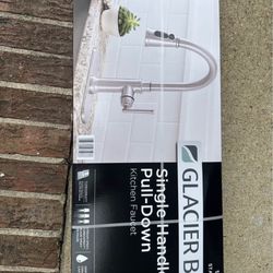 Glacier Bay Single Handle Pull Down Faucet