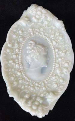 Vintage Fostoria Jenny Lind Cameo Milk Glass Dish