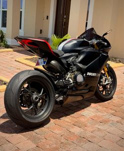 Ducati Panigale R Superbike