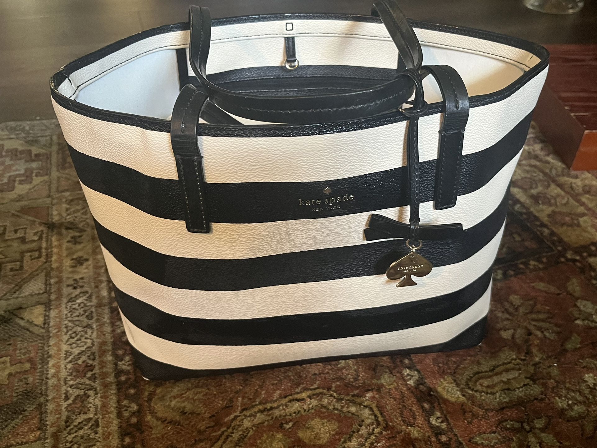 KATE SPADE LEATHER BAG