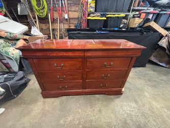 Dresser