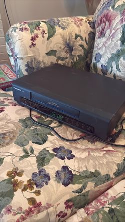 Panasonic PV 7400 VCR Tape player/recorder