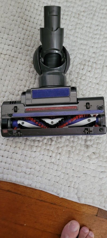 Dyson V8 Model Head Roller Vacuum