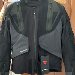 BRAND NEW NEVER WORN- Dainese Sportmaster Mens GORE TEX Waterproof  Motorcycle Jacket $350 SUPER DISCOUNT 