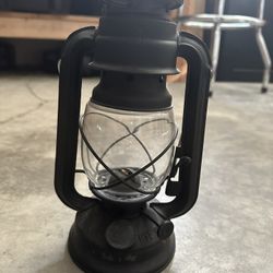 Lamplight - Black Farmer’s Oil Lantern 