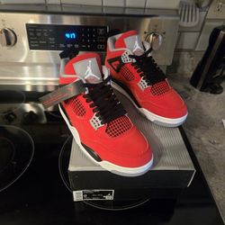 🔥 Air Jordan 4 Retro “Toro Bravo” – Size 9 – Brand New 🔥