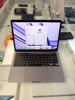 Apple MacBook Pro 13-inch 32GB Ram/500GB SSD Silver Excellent condition