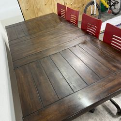 8’ Dinner Table And Chairs
