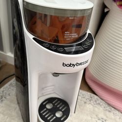 Baby brezza Formula Dispenser 