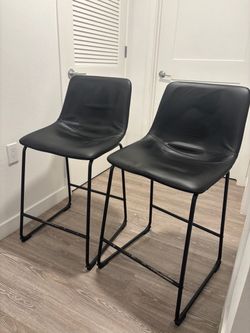4 bar stools