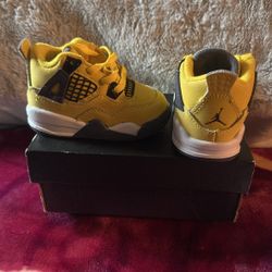 Air Jordan Retro 4