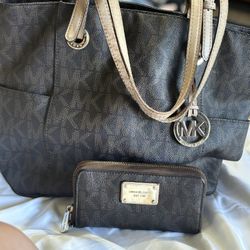 Michael Kors Set Great Condition 