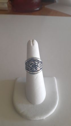 Silver Rose etched Ring Size 6