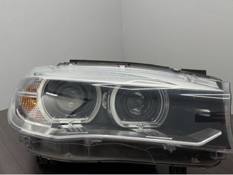 2014-2018 BMW X5 X6 FRONT RIGHT XENON HEADLIGHT OEM (contact info removed)