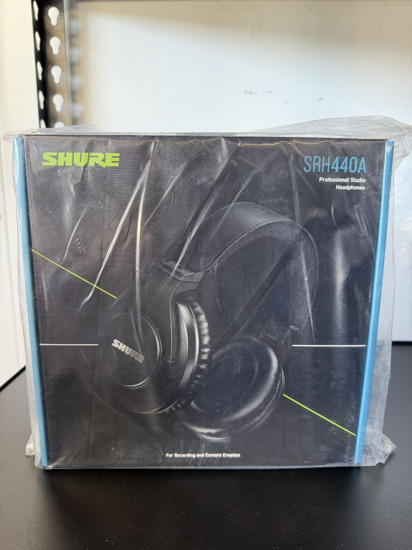 SHURE SRH 440A Professional Studio Headphones