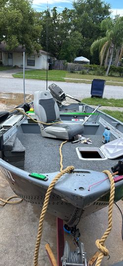 13,5 Vhull Aluminum With 25 Hp Johnson