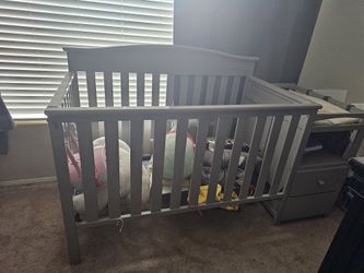 Crib With Diaper Changer