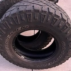 Goodyear Wrangler Duratrac LT 285/70/r 17, Load D