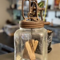 Dazey Butter Churn 4qrt