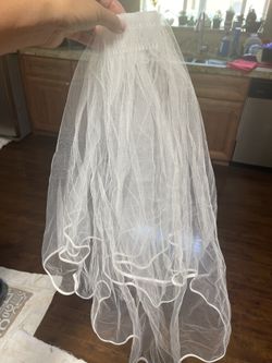 White Veil And Hip Veil