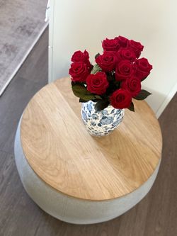 Round tufted storage Bench