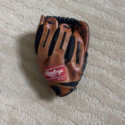 Used LEFTY Child’s Baseball Glove 